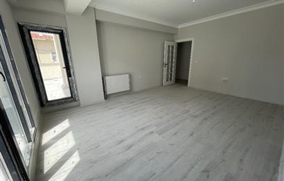 SULTANBEYLİ ADİL MAHALLESİ’NDE CADDE ÜSTÜ 3+1 TERASLI SIFIR DAİRE