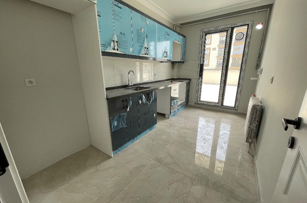 SULTANBEYLİ ADİL MAHALLESİ’NDE CADDE ÜSTÜ 3+1 TERASLI SIFIR DAİRE