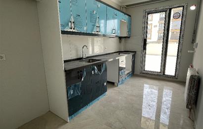 SULTANBEYLİ ADİL MAHALLESİ’NDE CADDE ÜSTÜ 3+1 TERASLI SIFIR DAİRE