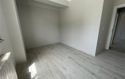 SULTANBEYLİ ADİL MAHALLESİ’NDE CADDE ÜSTÜ 3+1 TERASLI SIFIR DAİRE