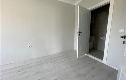 SULTANBEYLİ ADİL MAHALLESİ’NDE CADDE ÜSTÜ 3+1 TERASLI SIFIR DAİRE