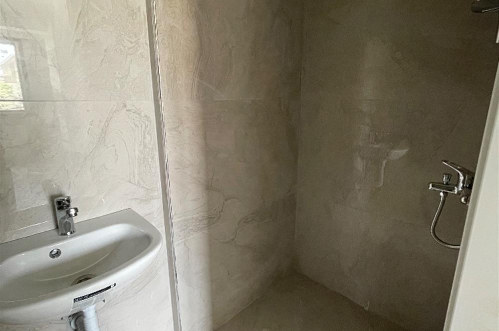 SULTANBEYLİ ADİL MAHALLESİ’NDE CADDE ÜSTÜ 3+1 TERASLI SIFIR DAİRE