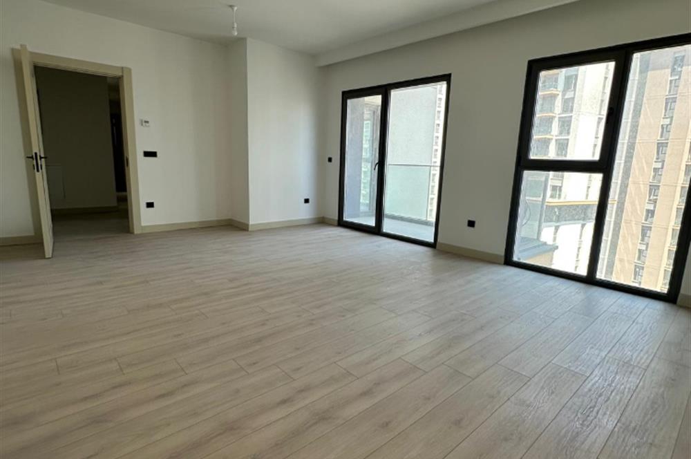 C21 ROOF'dan 19.ETAP'da 3+1 YÜKSEK KAT KİRALIK DAİRE