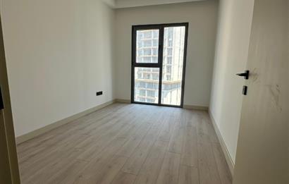 C21 ROOF'dan 19.ETAP'da 3+1 YÜKSEK KAT KİRALIK DAİRE