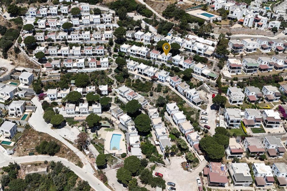 🏡 Gümüşlük Koyunbaba’da Eşsiz Manzaralı 3+1 Dubleks! Teraslı, Bahçeli, Havuzlu ve Masrafsız!