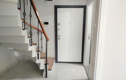 Evren Sitesi Ön Cephe Deniz Manzaralı Satılık 3+1 Dubleks Daire