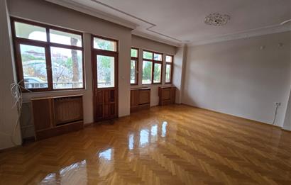 Kınıklı'da Şehir ve Doğa Manzaralı Kiralık Tripleks Villa...