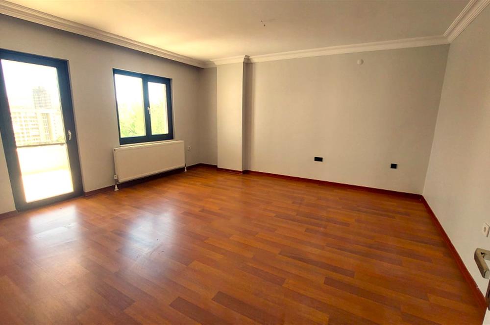 PARK CADDESİ YAKINI TAM MÜSTAKİL 6+2 SATILIK VİLLA