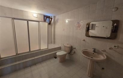 Kınıklı'da Şehir ve Doğa Manzaralı Kiralık Tripleks Villa...