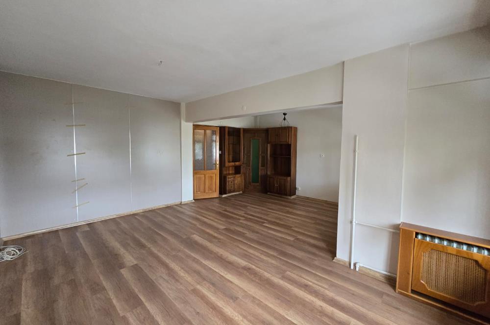 Kınıklı'da Şehir ve Doğa Manzaralı Kiralık Tripleks Villa...