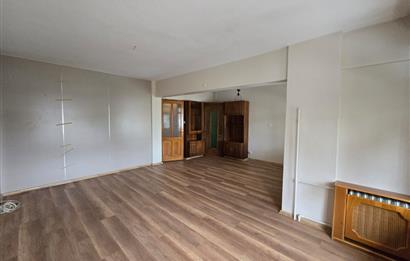 Kınıklı'da Şehir ve Doğa Manzaralı Kiralık Tripleks Villa...