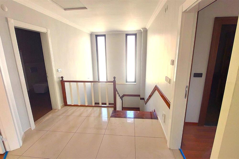 PARK CADDESİ YAKINI TAM MÜSTAKİL 6+2 SATILIK VİLLA