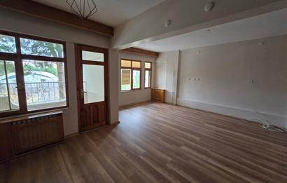 Kınıklı'da Şehir ve Doğa Manzaralı Kiralık Tripleks Villa...
