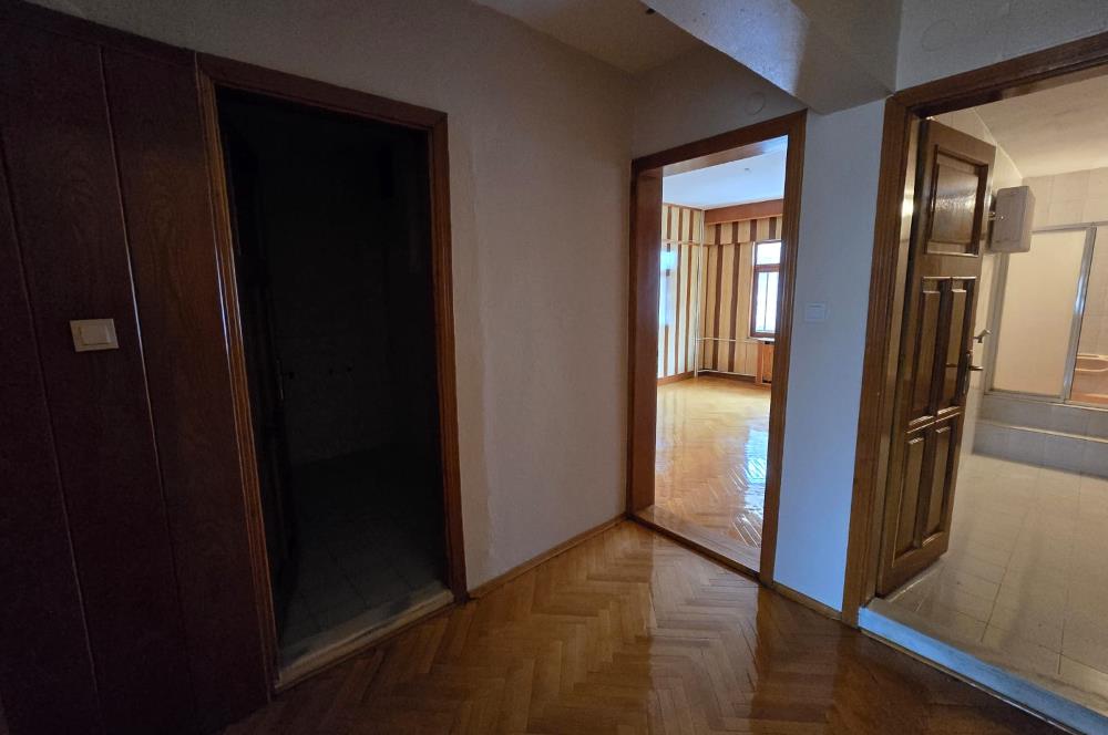 Kınıklı'da Şehir ve Doğa Manzaralı Kiralık Tripleks Villa...