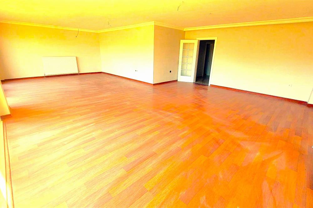 PARK CADDESİ YAKINI TAM MÜSTAKİL 6+2 SATILIK VİLLA