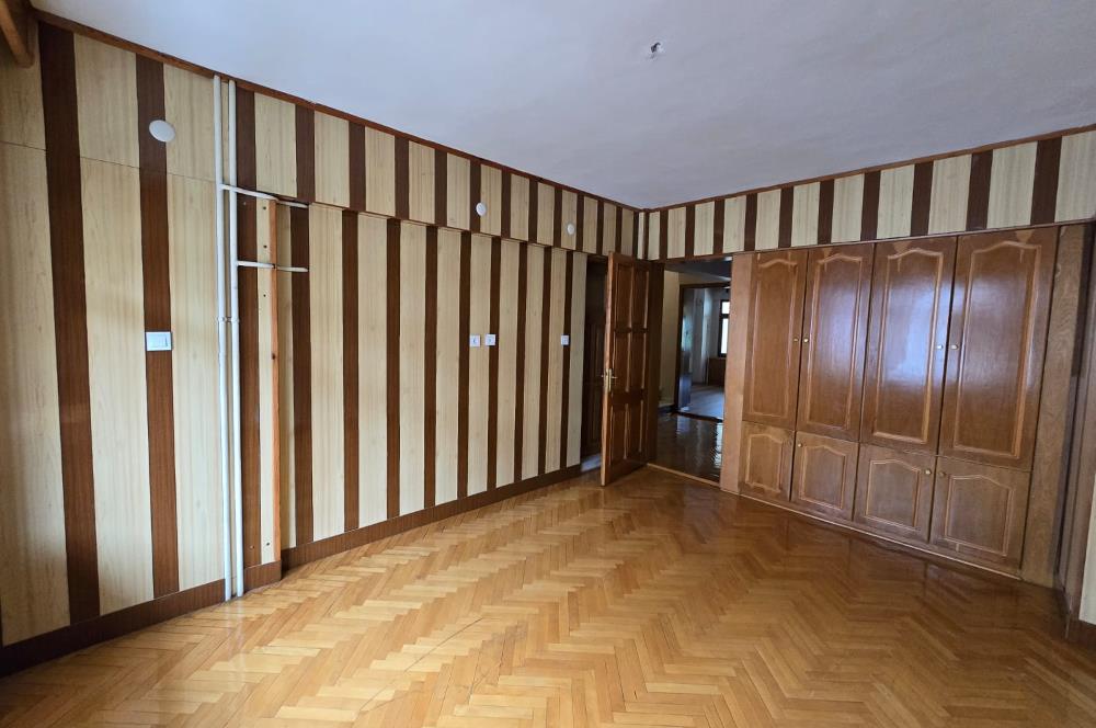 Kınıklı'da Şehir ve Doğa Manzaralı Kiralık Tripleks Villa...