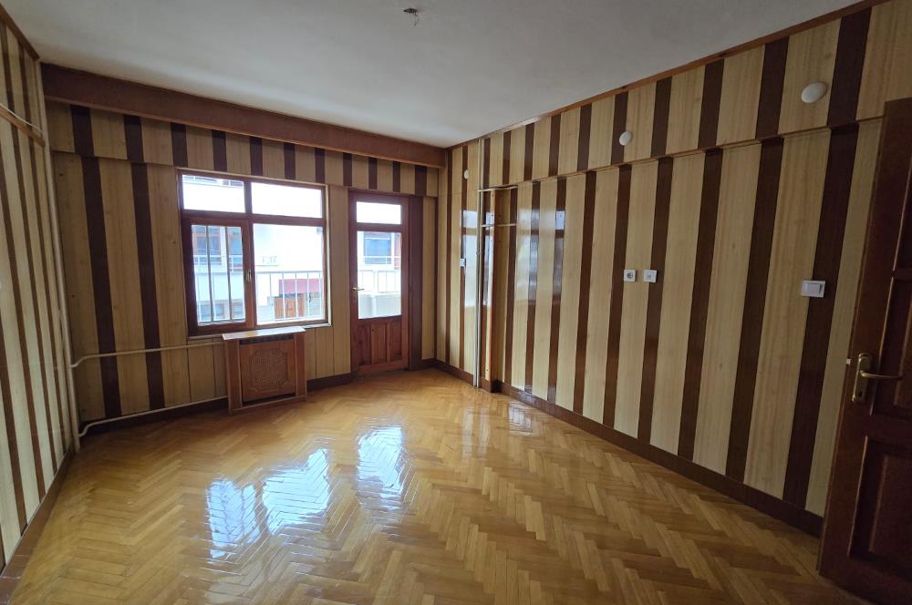 Kınıklı'da Şehir ve Doğa Manzaralı Kiralık Tripleks Villa...
