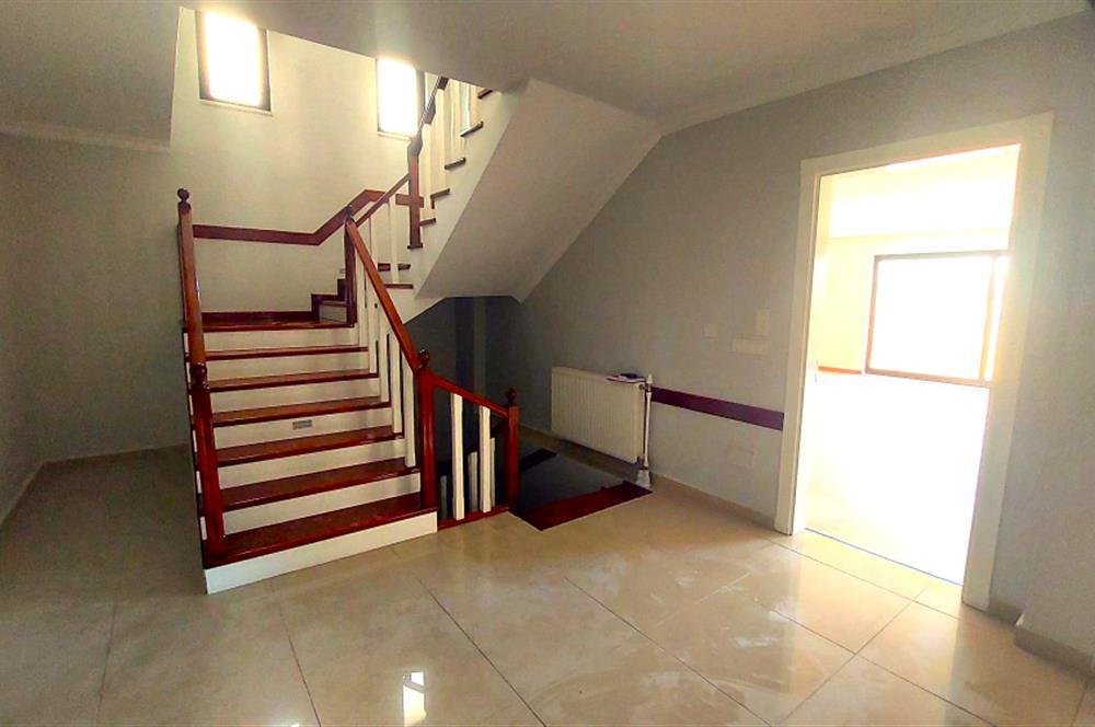 PARK CADDESİ YAKINI TAM MÜSTAKİL 6+2 SATILIK VİLLA