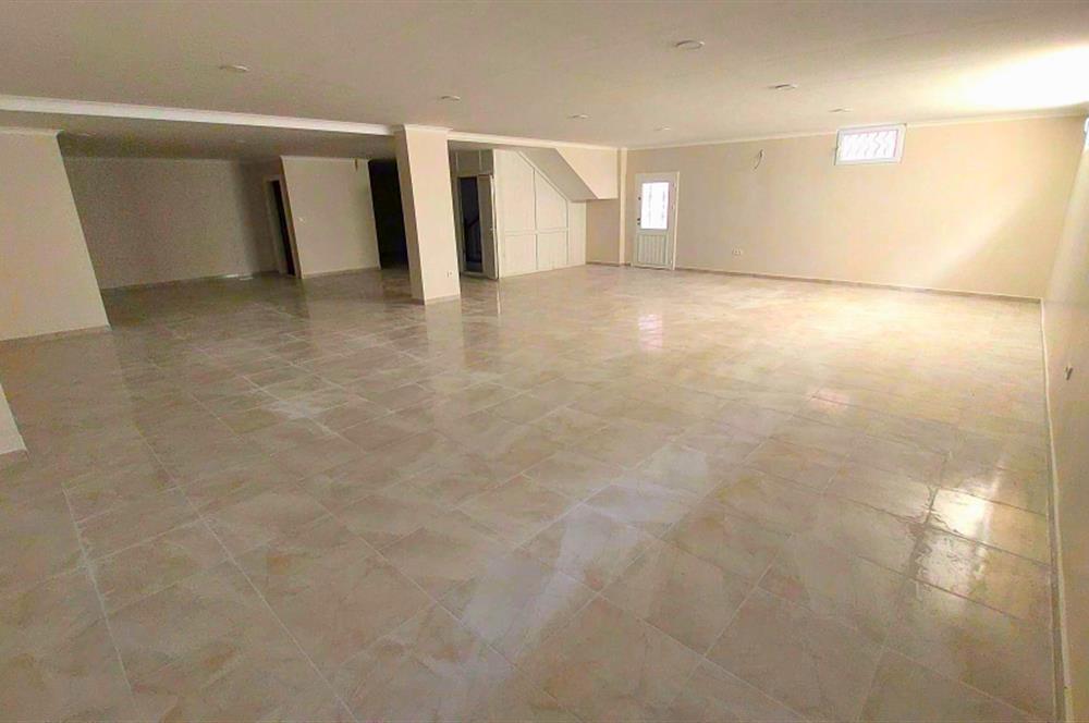 PARK CADDESİ YAKINI TAM MÜSTAKİL 6+2 SATILIK VİLLA
