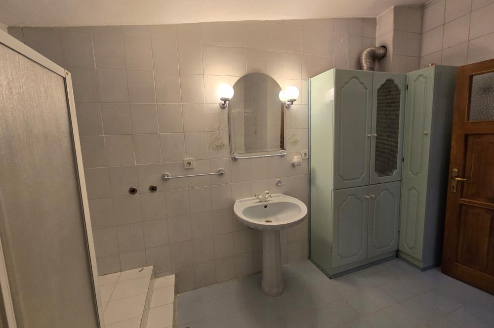 Kınıklı'da Şehir ve Doğa Manzaralı Kiralık Tripleks Villa...