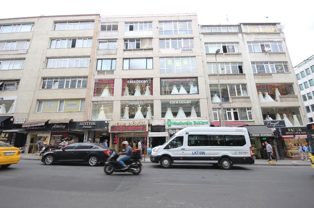 C21 PALMY den Söğütlüçeşme Cad. Altıyol da Asansörlü 2+1