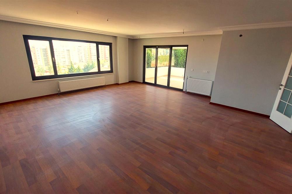 PARK CADDESİ YAKINI TAM MÜSTAKİL 6+2 SATILIK VİLLA