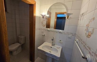 Kınıklı'da Şehir ve Doğa Manzaralı Kiralık Tripleks Villa...