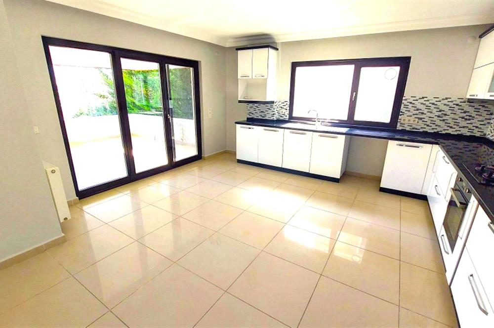 PARK CADDESİ YAKINI TAM MÜSTAKİL 6+2 SATILIK VİLLA