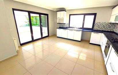 PARK CADDESİ YAKINI TAM MÜSTAKİL 6+2 SATILIK VİLLA