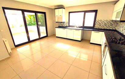 PARK CADDESİ YAKINI TAM MÜSTAKİL 6+2 SATILIK VİLLA
