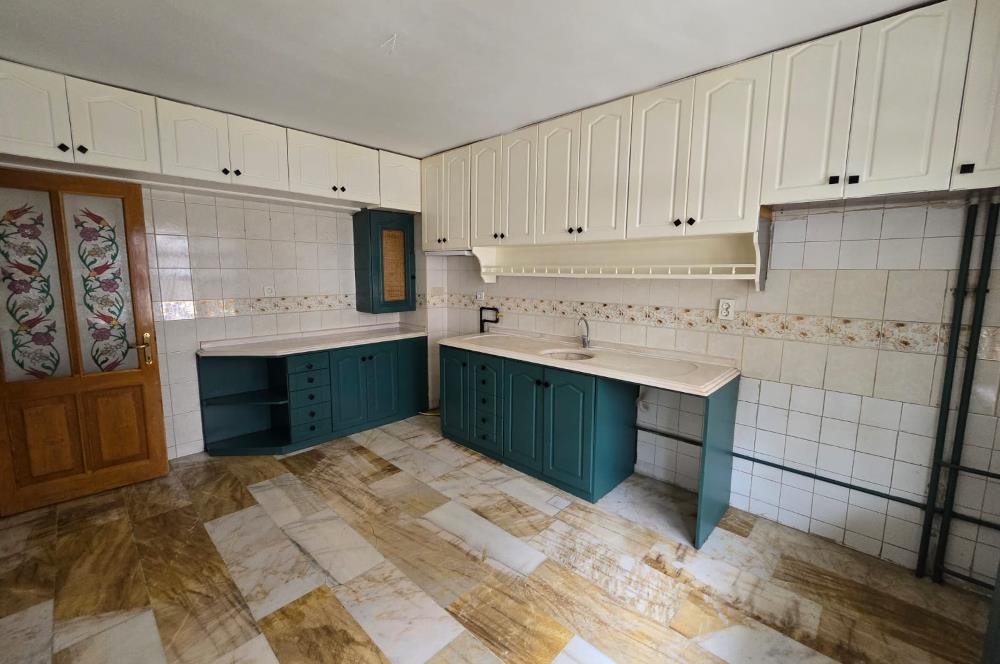 Kınıklı'da Şehir ve Doğa Manzaralı Kiralık Tripleks Villa...