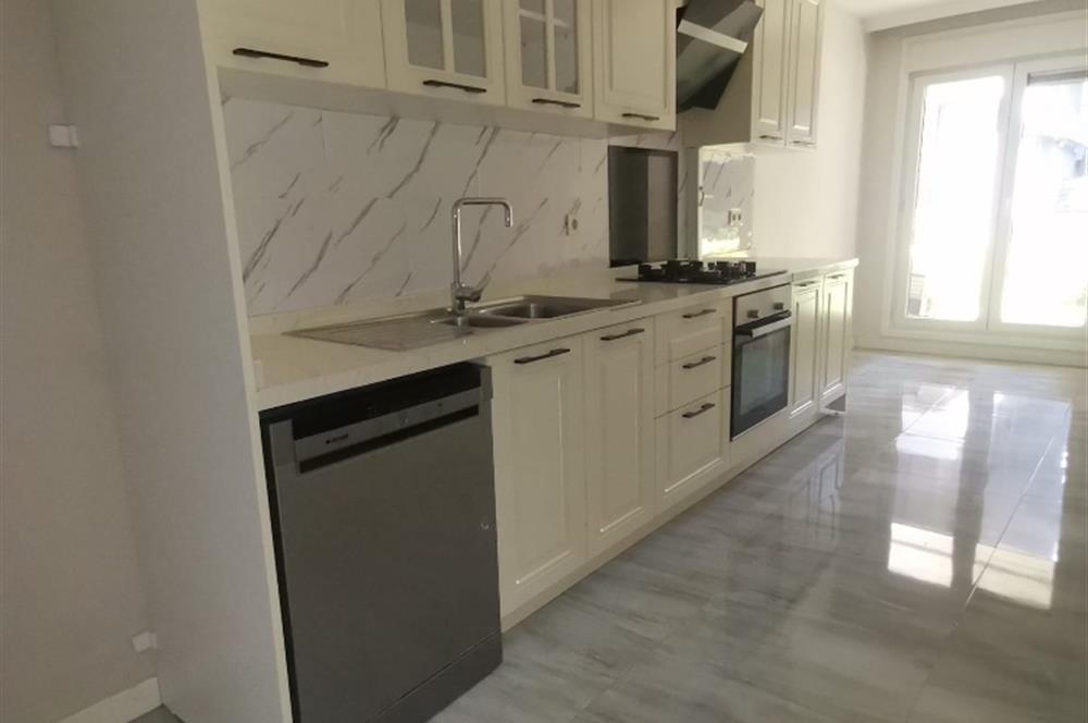 ÇAMLICA ŞEHRİ SEFA KONUTLARINDA BAHÇE KULLANIMLI 2+1 90 M2 NET