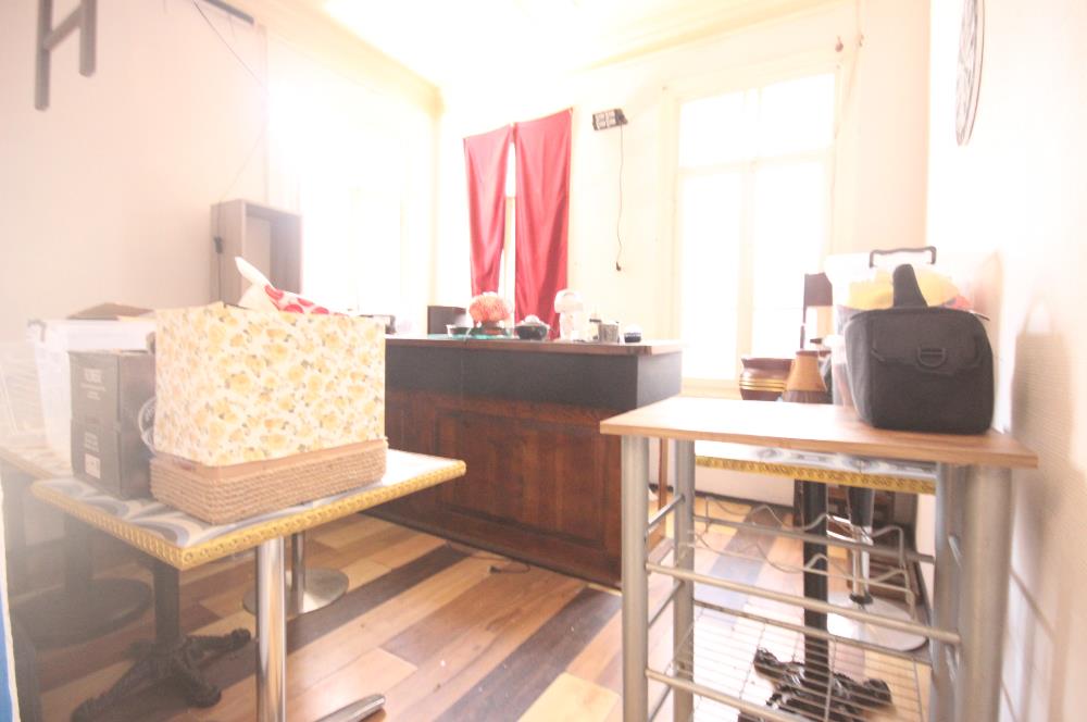KADIKÖY SANATÇILAR SOKAĞINDA MÜSTAKİL GİRİŞLİ