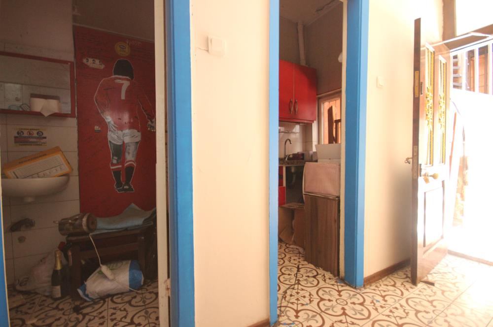 KADIKÖY SANATÇILAR SOKAĞINDA MÜSTAKİL GİRİŞLİ