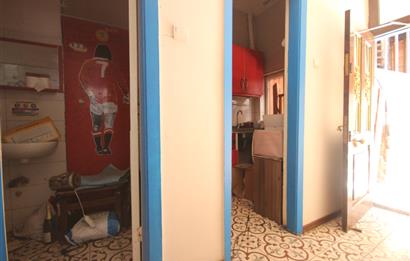 KADIKÖY SANATÇILAR SOKAĞINDA MÜSTAKİL GİRİŞLİ