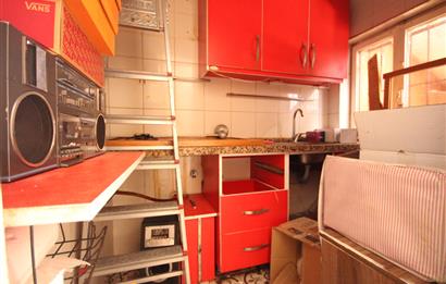 KADIKÖY SANATÇILAR SOKAĞINDA MÜSTAKİL GİRİŞLİ