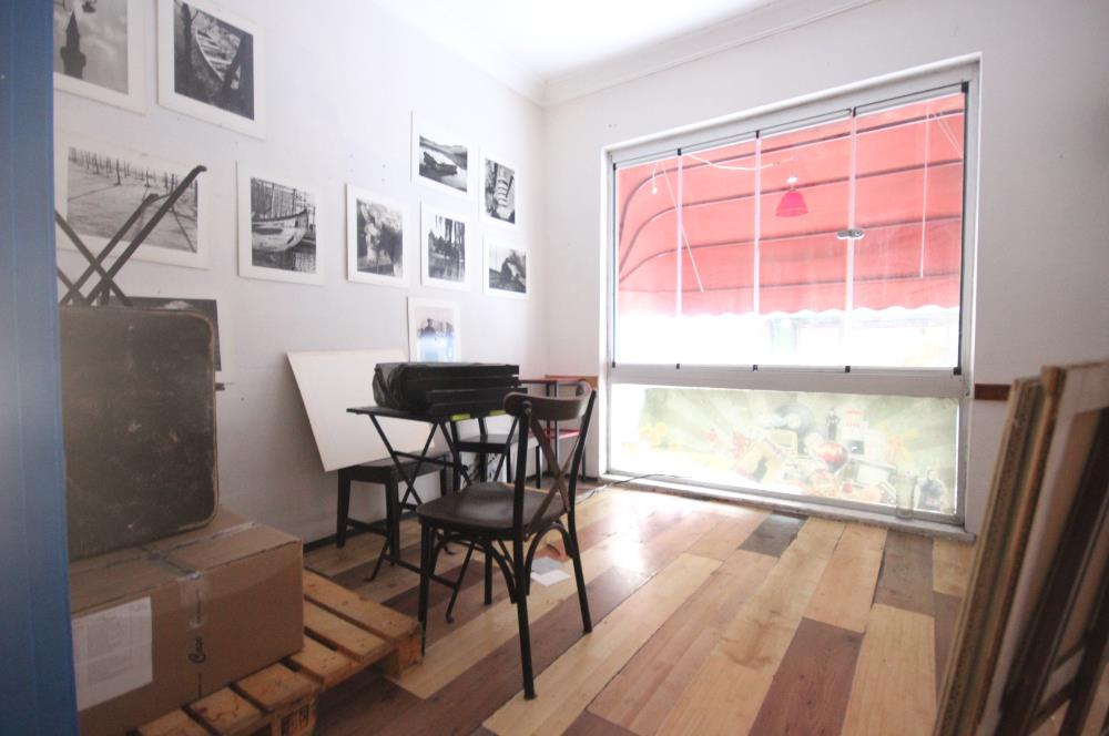 KADIKÖY SANATÇILAR SOKAĞINDA MÜSTAKİL GİRİŞLİ