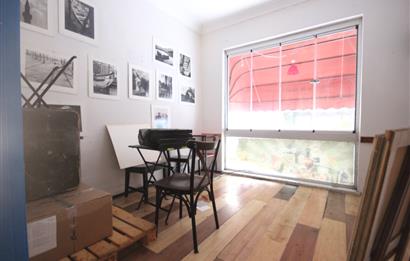 KADIKÖY SANATÇILAR SOKAĞINDA MÜSTAKİL GİRİŞLİ