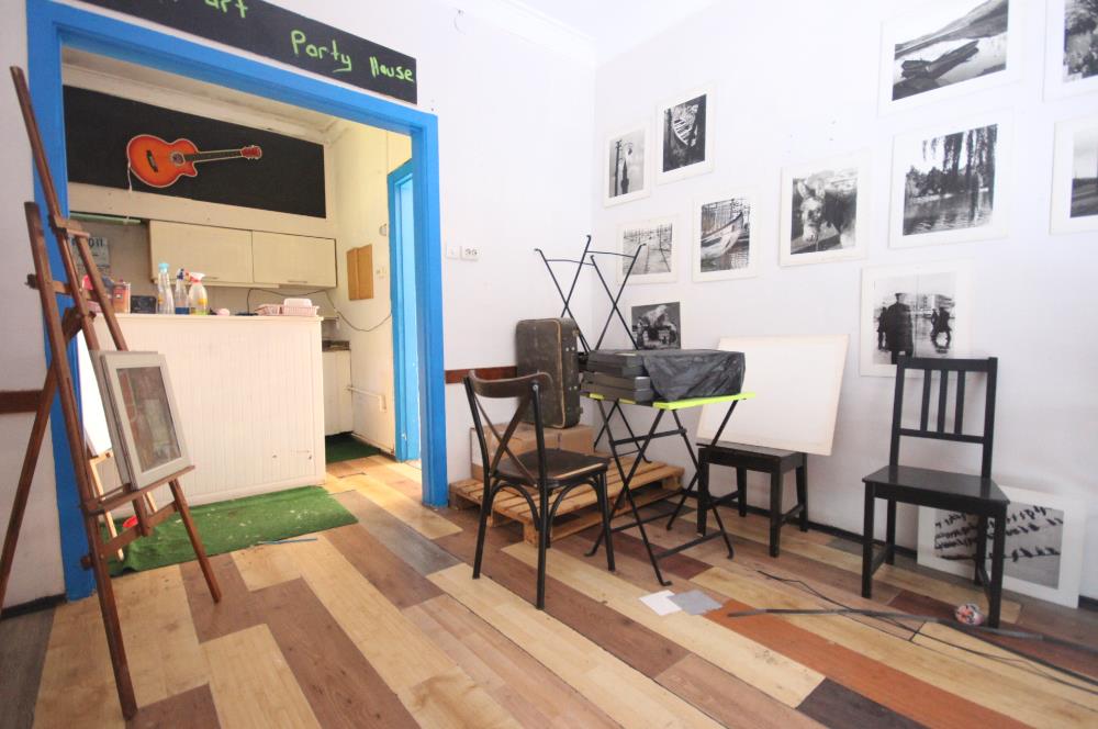 KADIKÖY SANATÇILAR SOKAĞINDA MÜSTAKİL GİRİŞLİ