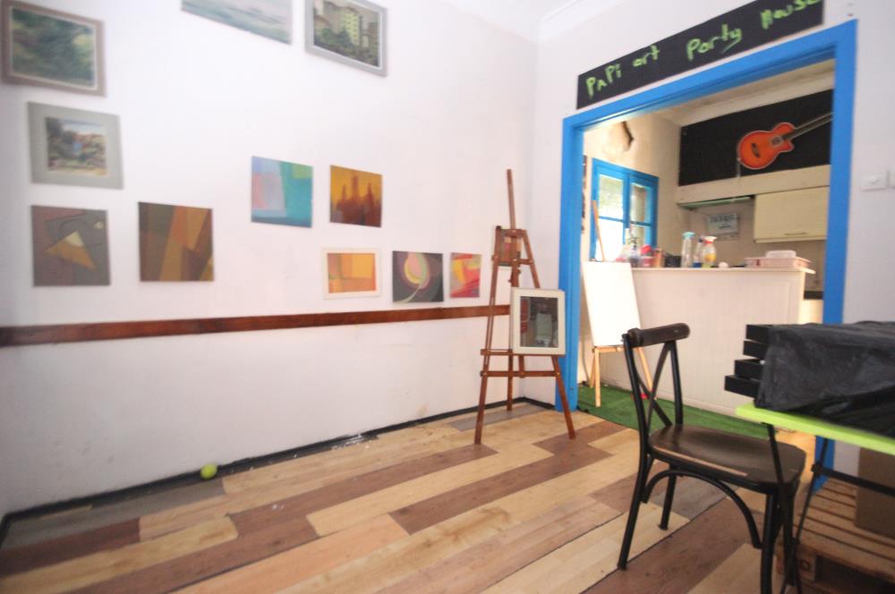 KADIKÖY SANATÇILAR SOKAĞINDA MÜSTAKİL GİRİŞLİ