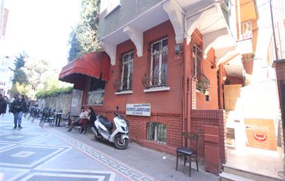 KADIKÖY SANATÇILAR SOKAĞINDA MÜSTAKİL GİRİŞLİ