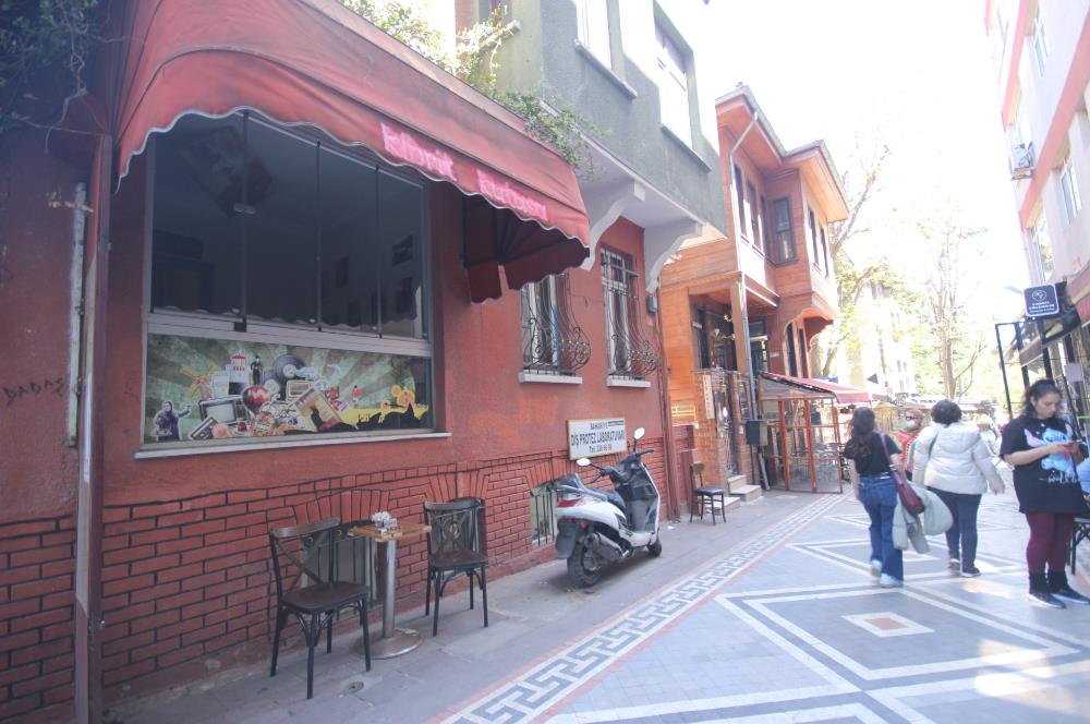KADIKÖY SANATÇILAR SOKAĞINDA MÜSTAKİL GİRİŞLİ