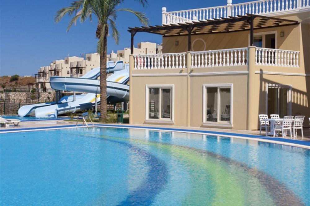 Bodrum Adabükü Turkuaz Sitesinde Eşyalı 2+1 Bahçe Katı Daire
