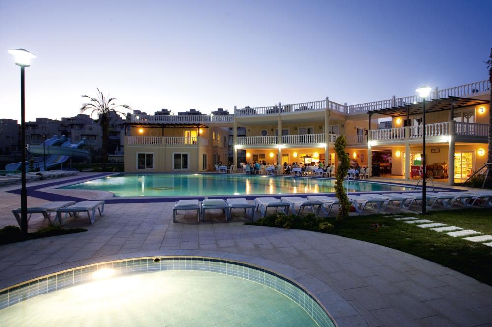 Bodrum Adabükü Turkuaz Sitesinde Eşyalı 2+1 Bahçe Katı Daire