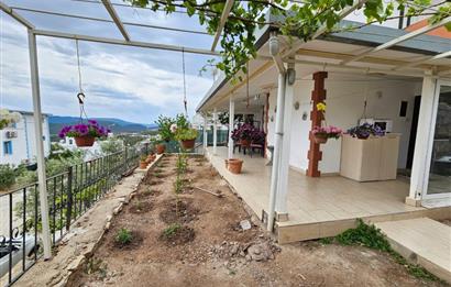 Bodrum Adabükü Gümüşkum Sitesinde Göl Manzaralı Müstakil