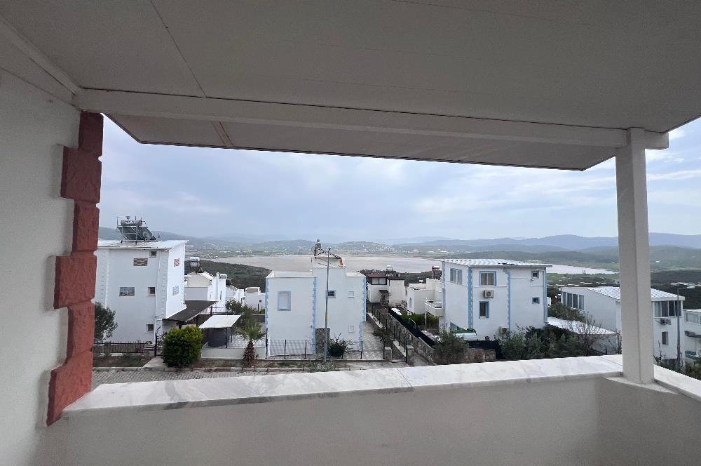 Bodrum Adabükü Gümüşkum Sitesinde Göl Manzaralı Müstakil