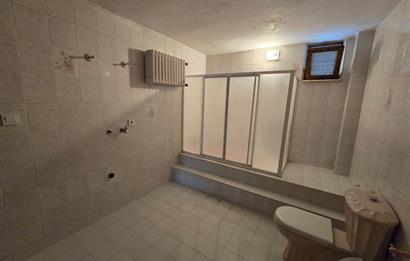 Kınıklı'da Şehir ve Doğa Manzaralı Kiralık Tripleks Villa...