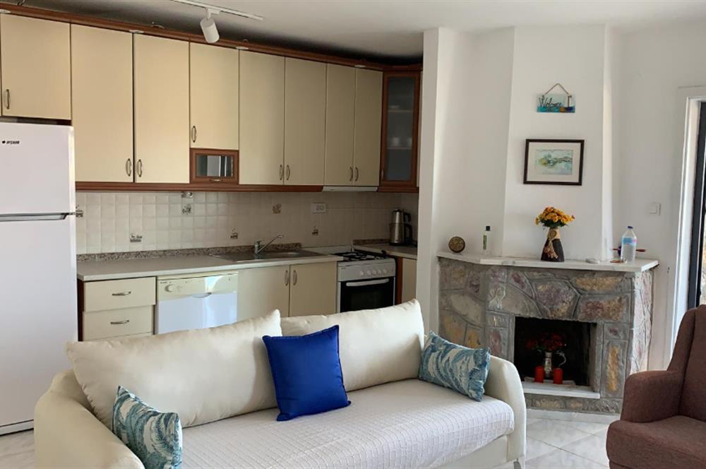 DATÇA MERKEZDE PANORAMİK DENİZ MANZARALI FULL EŞYALI KİRALIK2+1