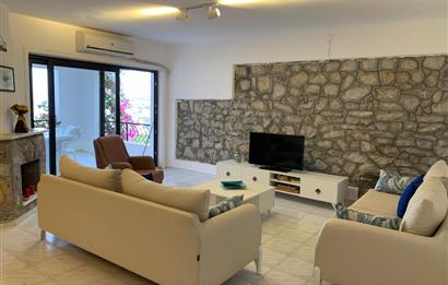 DATÇA MERKEZDE PANORAMİK DENİZ MANZARALI FULL EŞYALI KİRALIK2+1