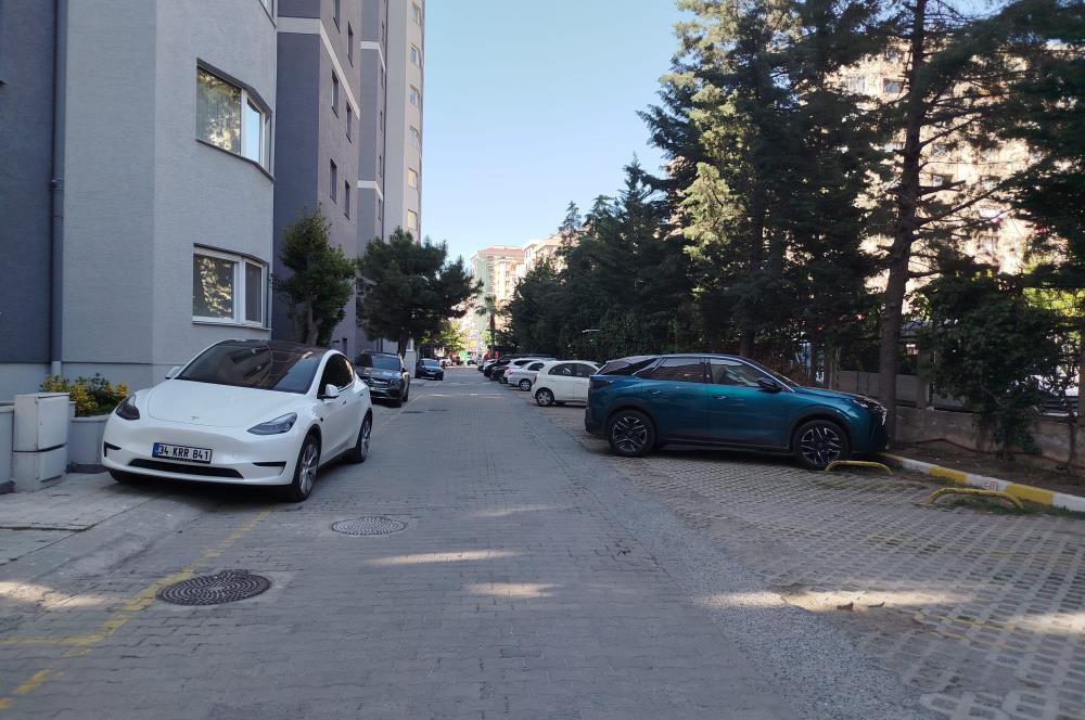 1246312874 ATAŞEHİR ŞEKER EVLER SİTESİ'NDE ÖNÜ KOMPLE AÇIK SATILIK 3+1